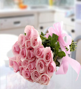 Bunch of 21 Pink roses in a nice wrapping with pink ribbon. Key Of My Heart